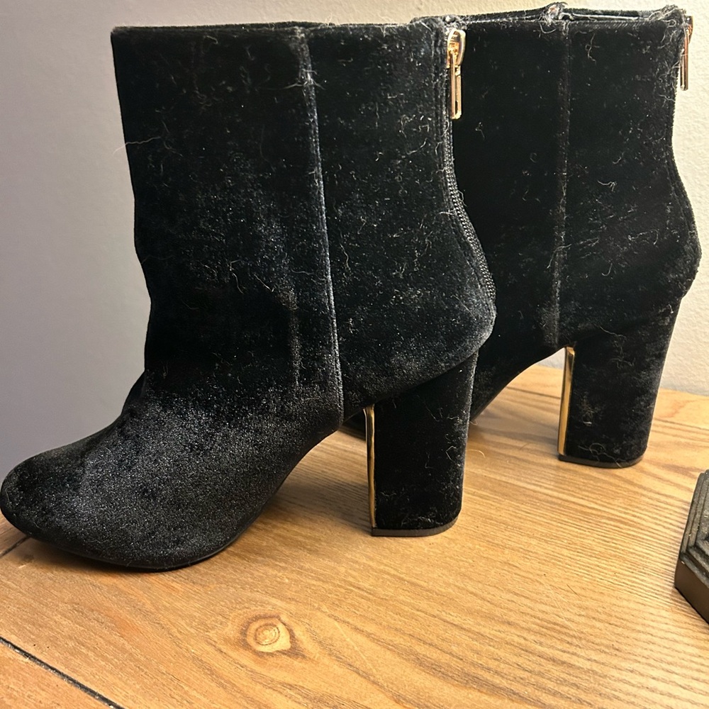 Elegant Black Velvet Ankle Boots